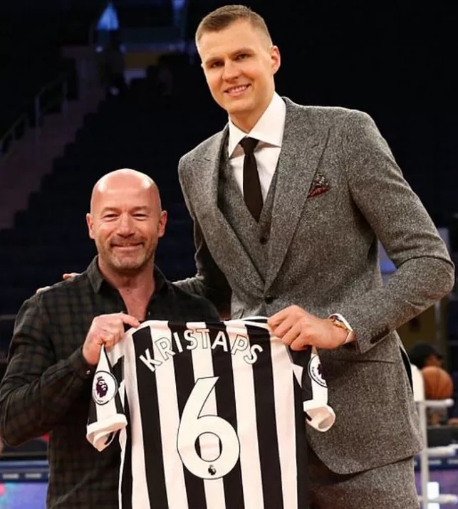 英格兰队碾压波兰队，波尔带队取胜