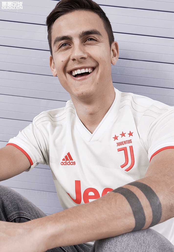 尤文图斯客场作战,士气高昂势不可挡 尤文图斯客场作战,士气高昂势不可挡