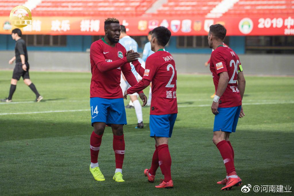 河南建业主场大胜绿城，全取三分取得胜利