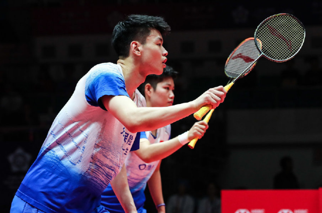 中国队鏖战泰国队,黄鸭组合点燃赛场 中国队鏖战泰国队,黄鸭组合点燃赛场