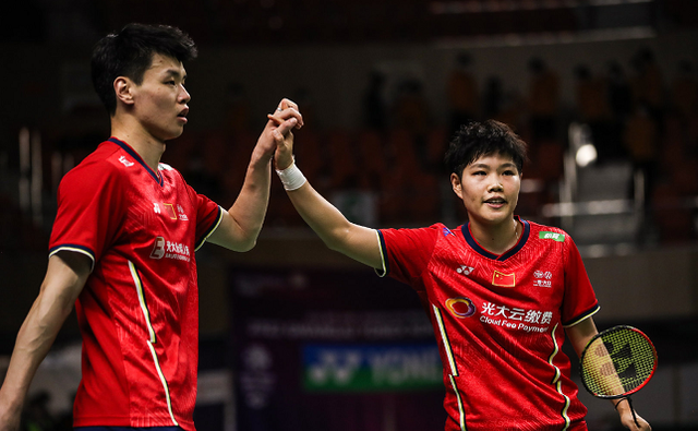 中国队鏖战泰国队,黄鸭组合点燃赛场 中国队鏖战泰国队,黄鸭组合点燃赛场