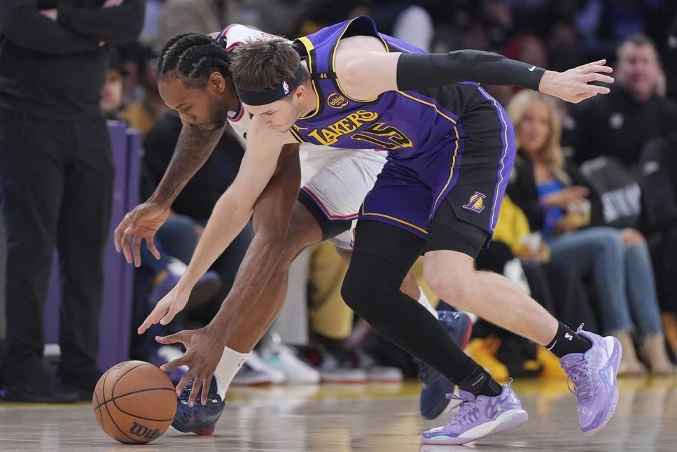 骑士险胜鹈鹕,乔治统治全场 骑士险胜鹈鹕,乔治统治全场