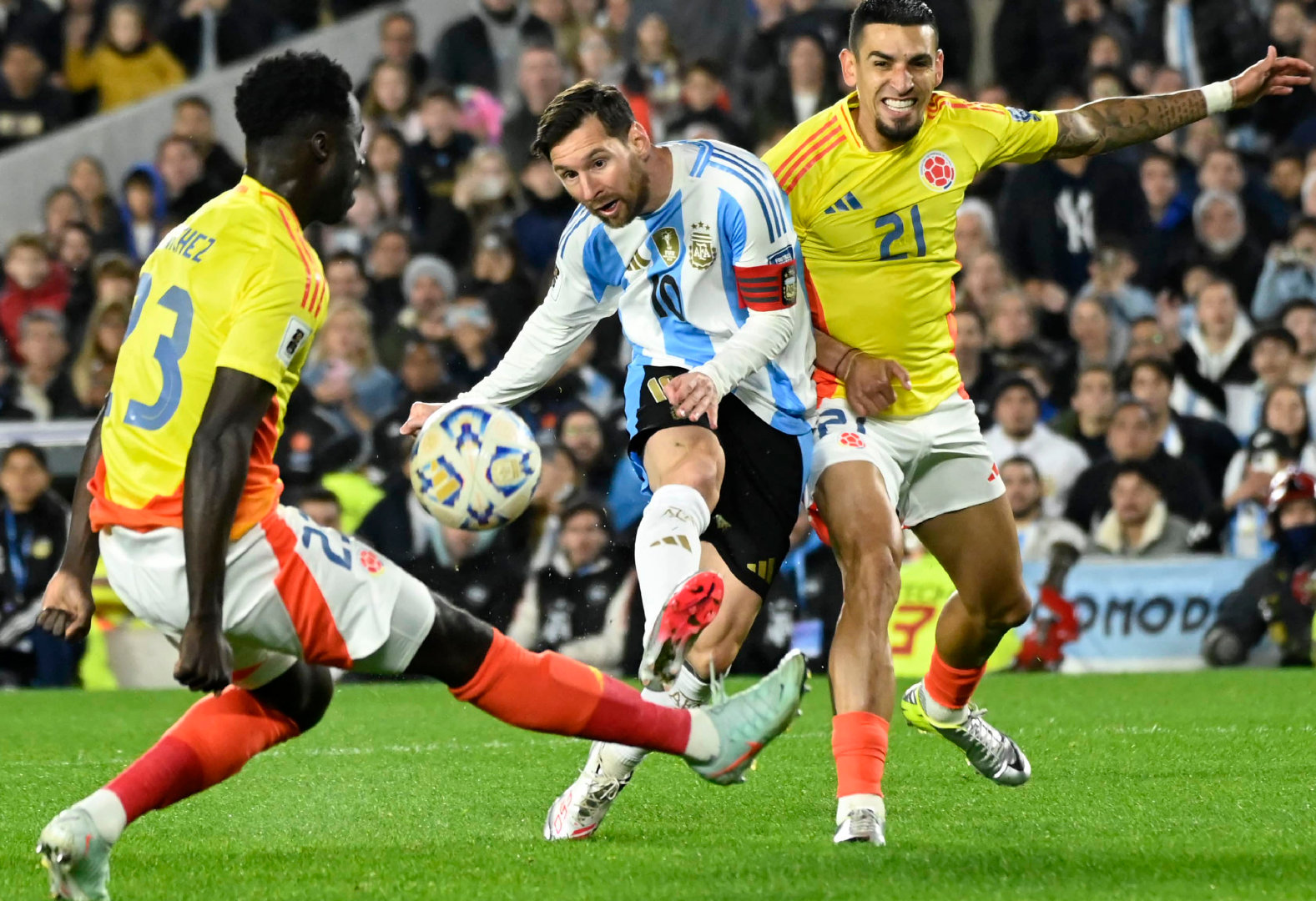 开云体育登录-巴西横扫哥伦比亚，奥亚尔萨瓦尔状态火热