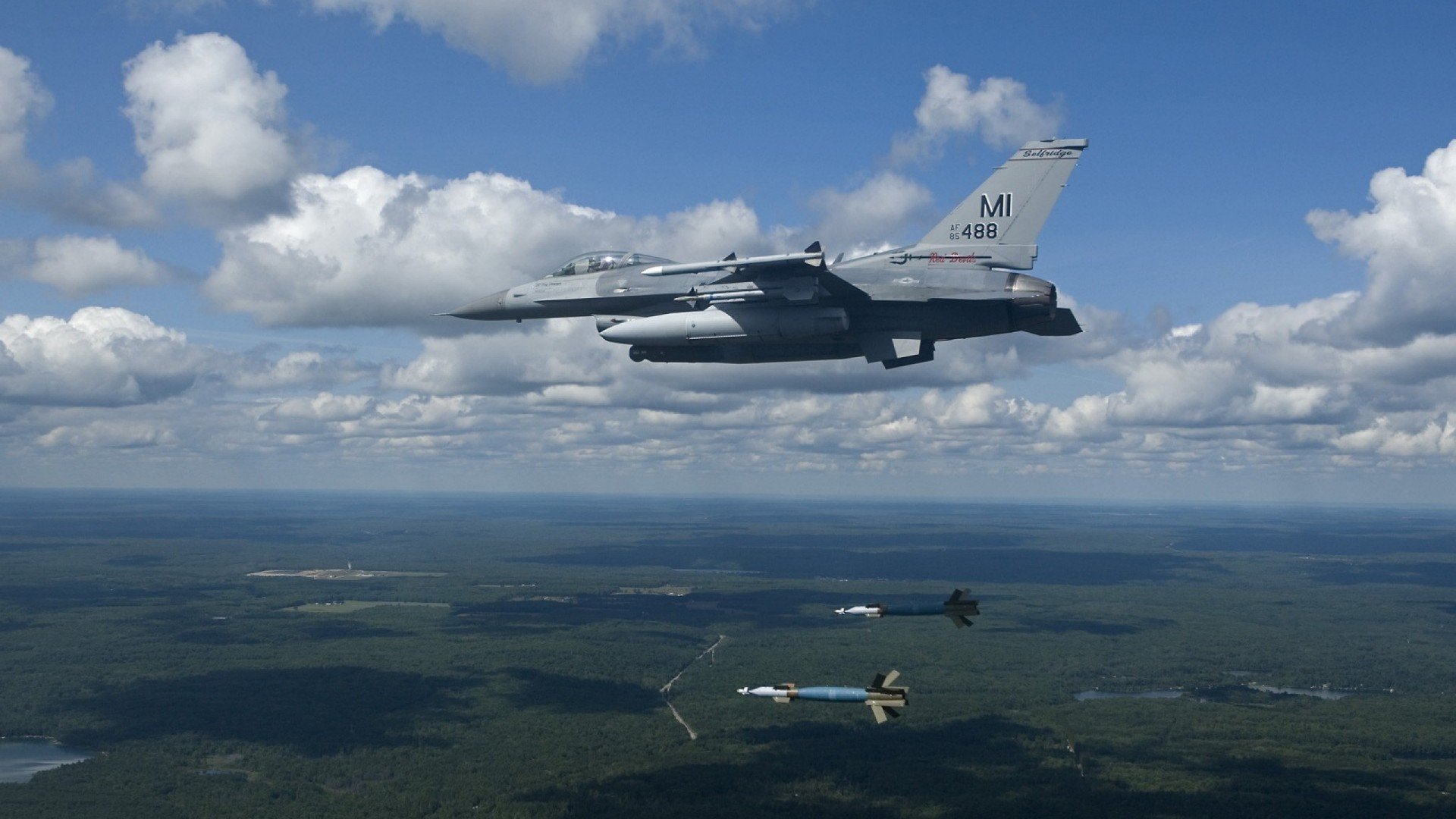 跨时空篮球盛宴，山西三分雨压制雷霆，拉梅洛魔术手锁定胜局
