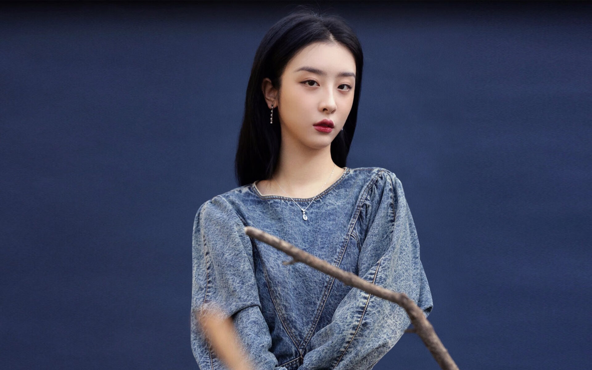 开云体育登录-跨界大乱斗，新疆队粉碎老鹰防线，莫兰特在F1揭幕战上演赛道接管秀